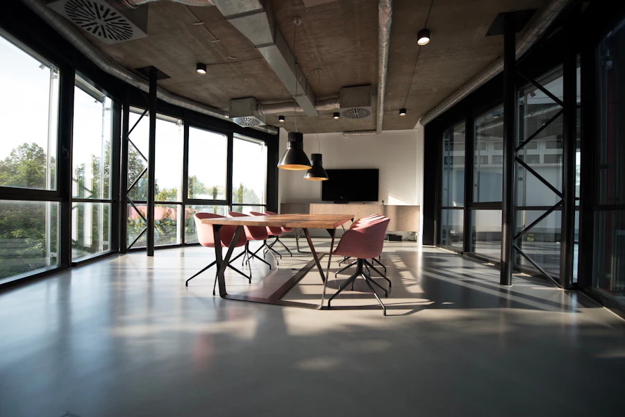 Small Meeting Room (до 6 человек)